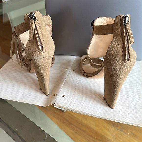 Giuseppe Zanotti Fringe Heel Sandal size 39 - Picture 5 of 8